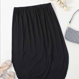 Cute black pencil skirt.